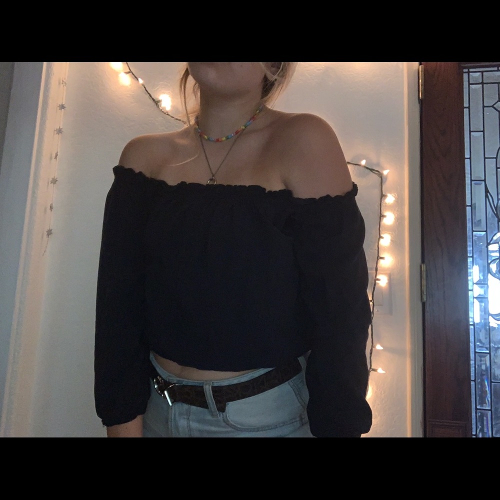 brandy melville off the shoulder top - Picture 2 of 3